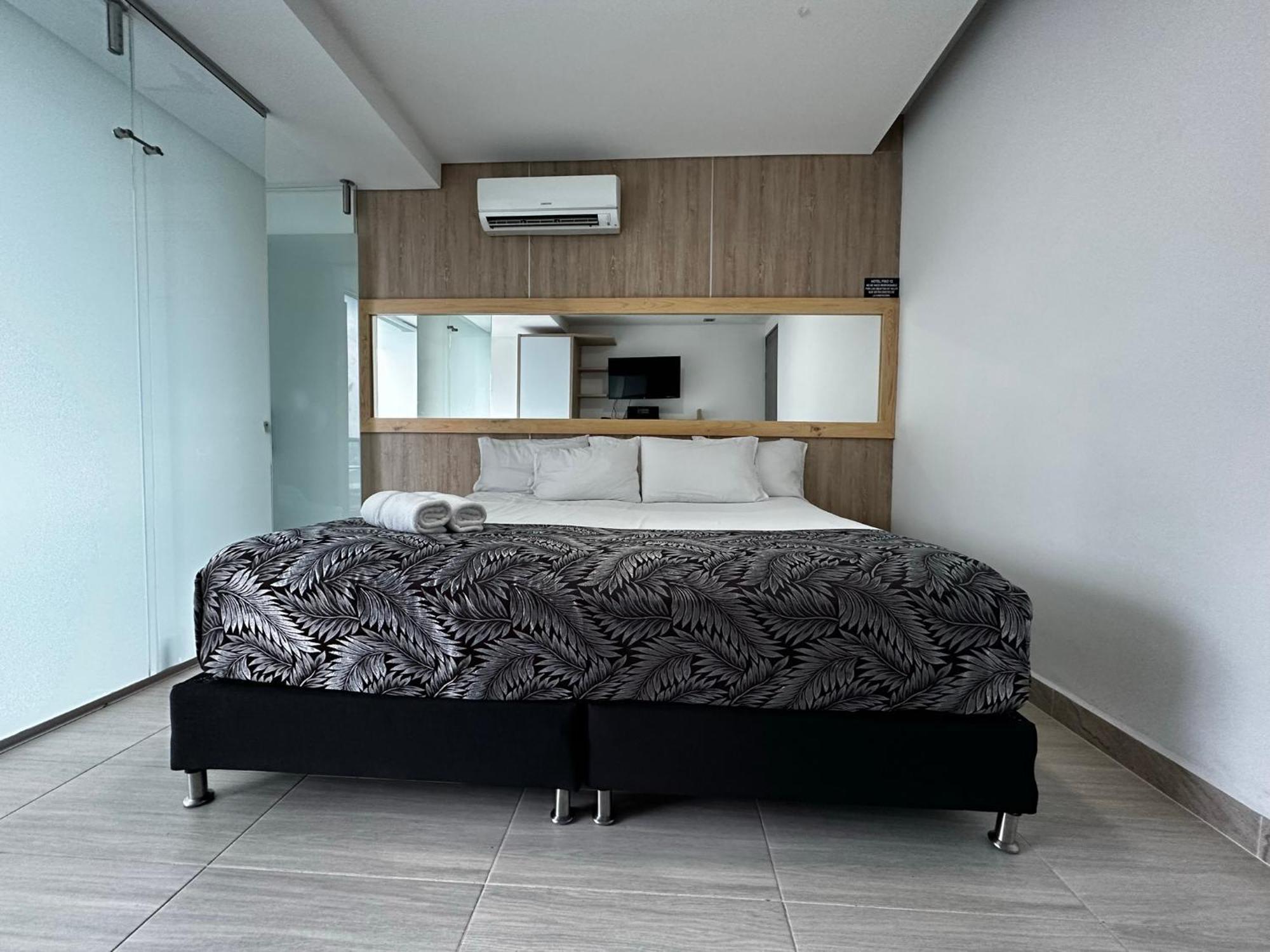 בלו Hotel Piso 12 מראה חיצוני תמונה