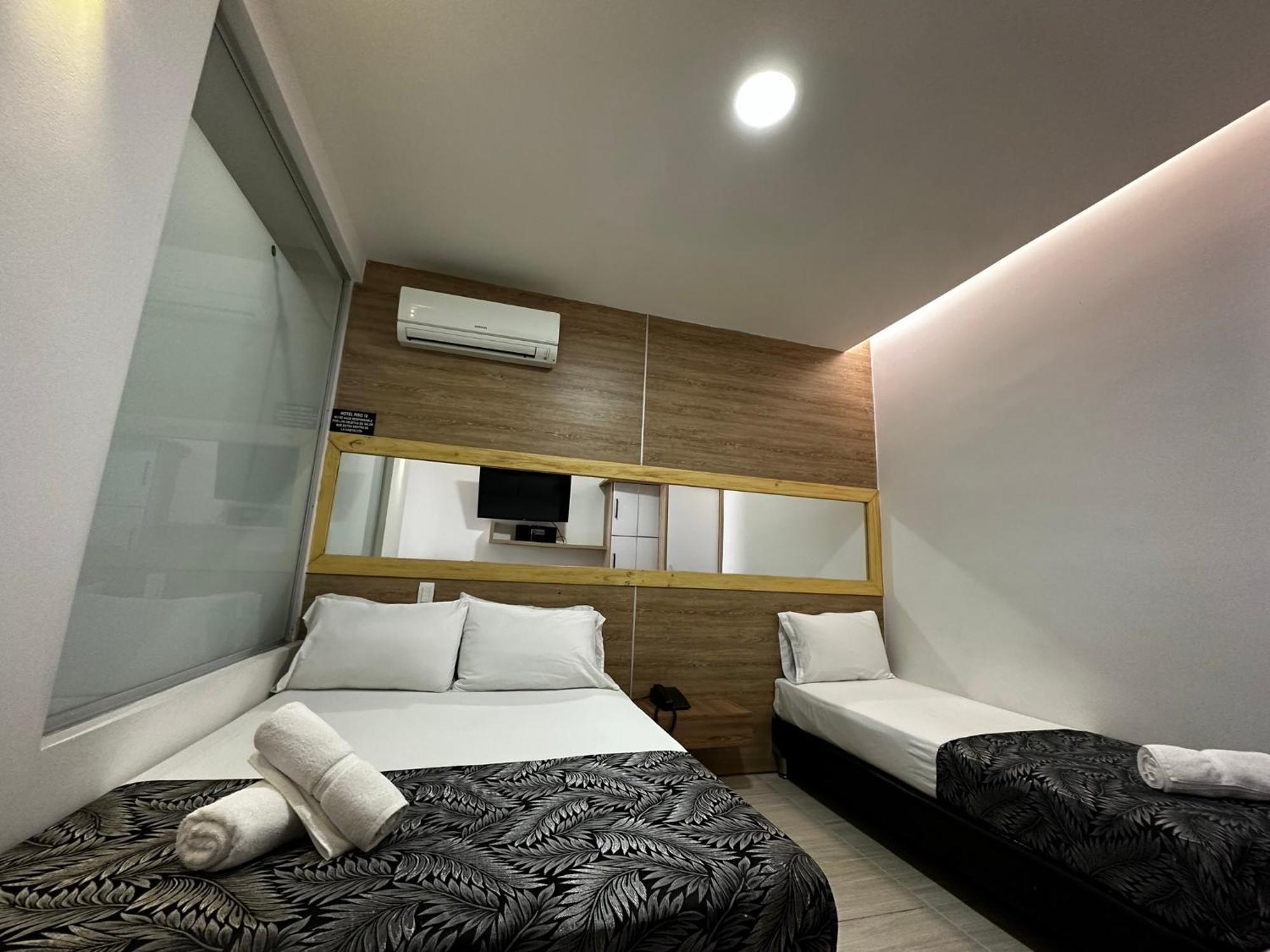 בלו Hotel Piso 12 מראה חיצוני תמונה