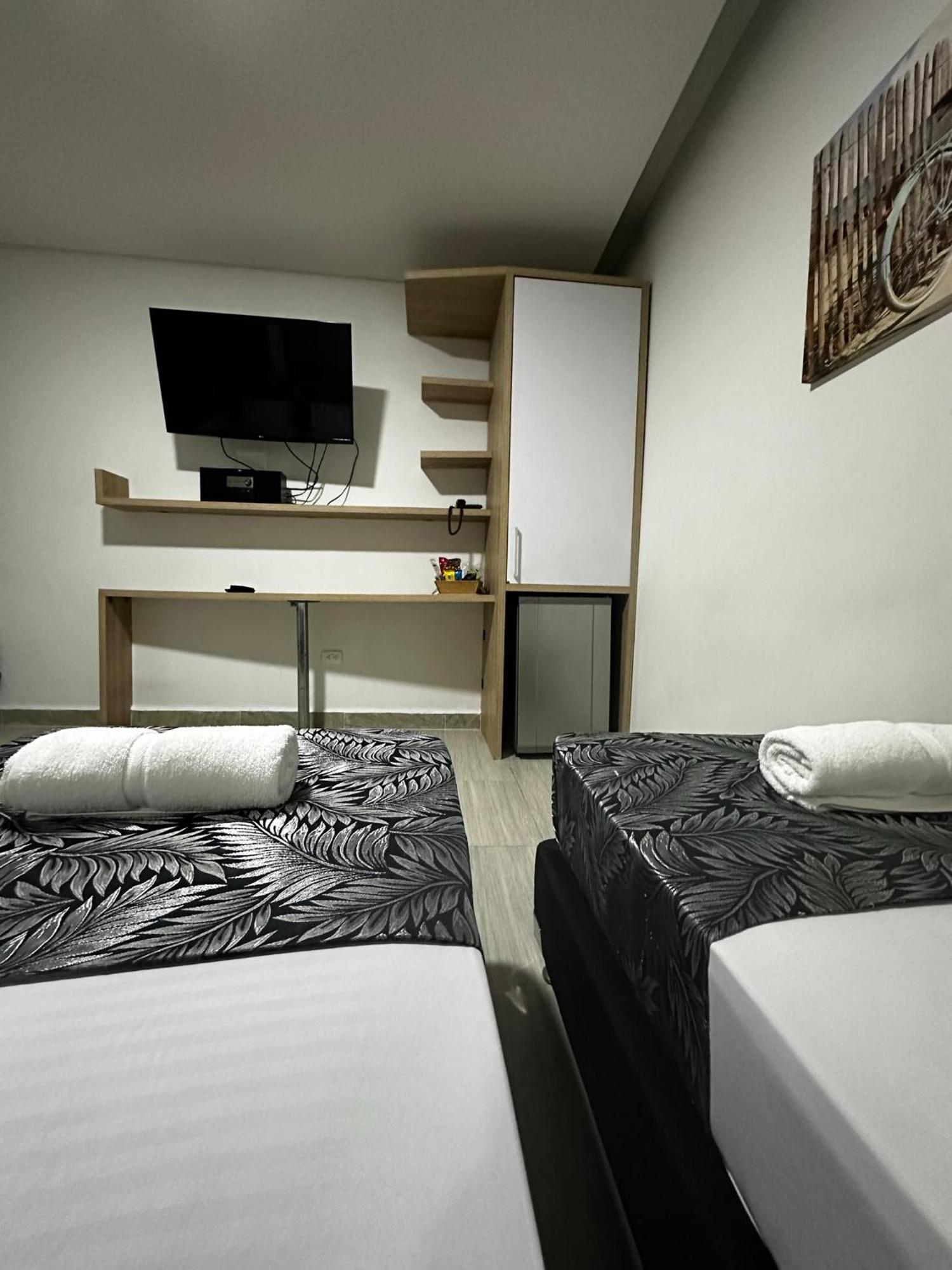 בלו Hotel Piso 12 מראה חיצוני תמונה