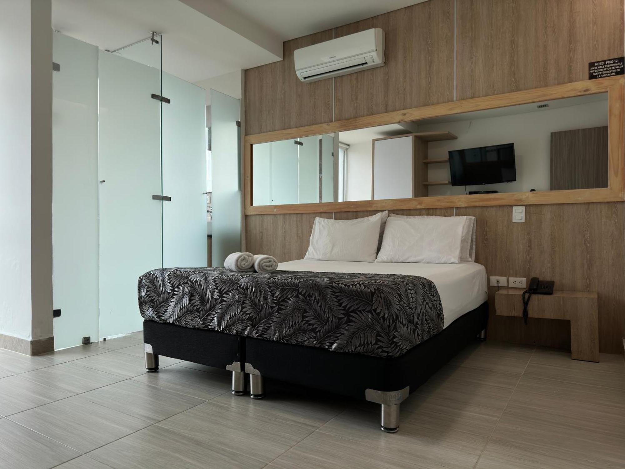 בלו Hotel Piso 12 מראה חיצוני תמונה