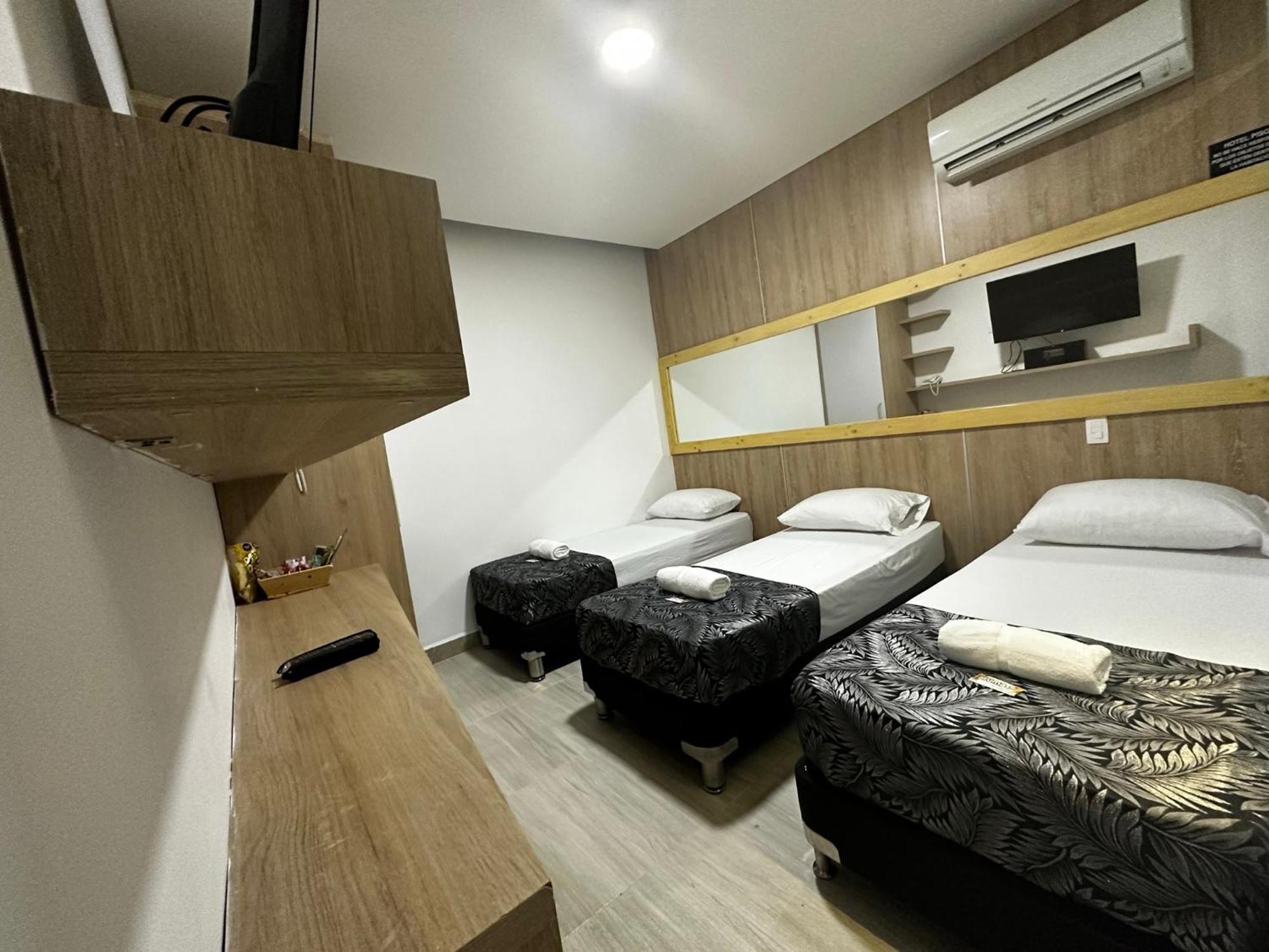 בלו Hotel Piso 12 מראה חיצוני תמונה